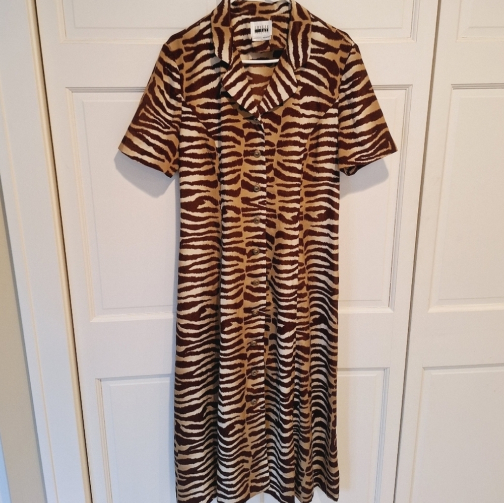 Leslie Fay tiger print button-down maxi dress